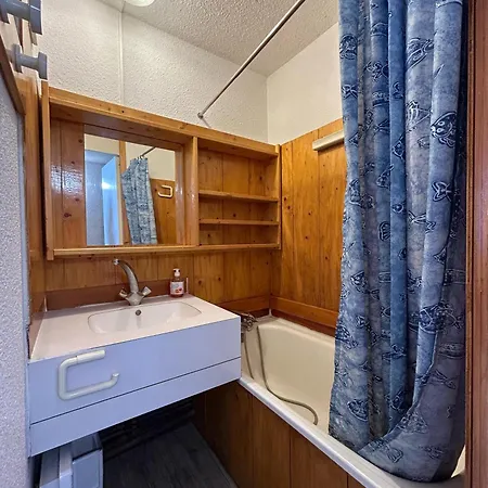 - Inout - 5 Beds Flat P-408