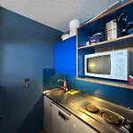 - Inout - 5 Beds Flat P-408 アパート ヴァル・トランス